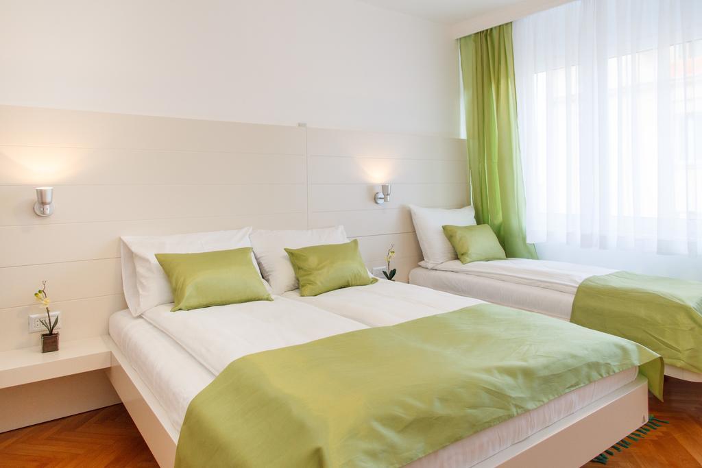 Central Belgrade Apartments 3 Room photo